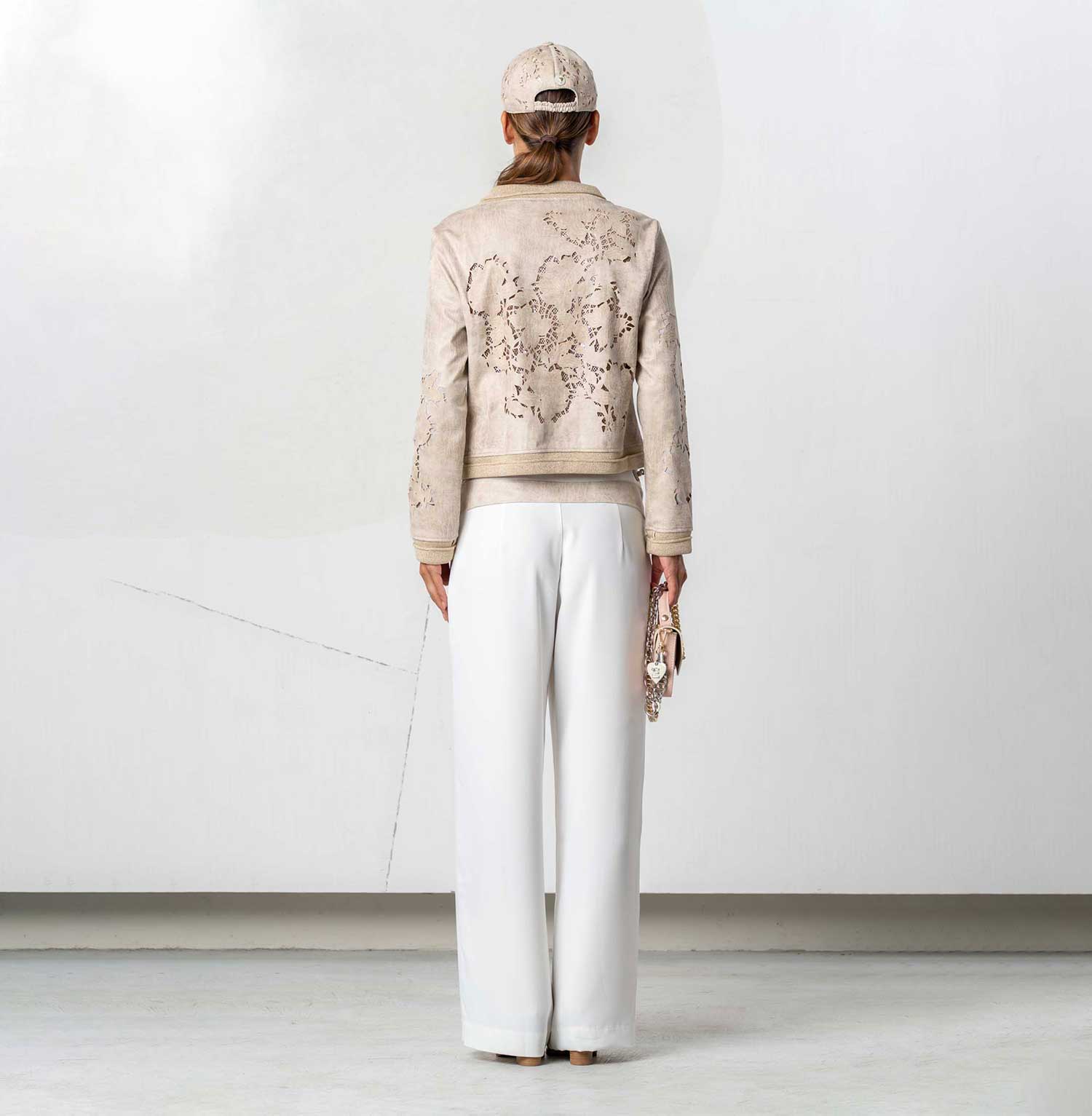 Pantaloni con inserti