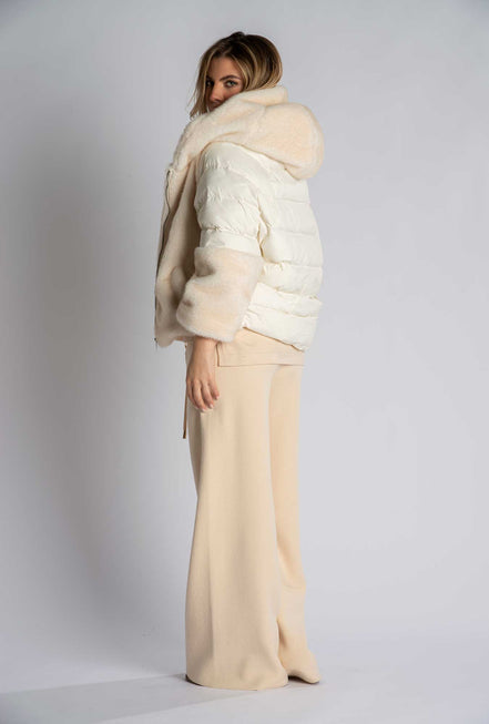 Piumino con eco pelliccia