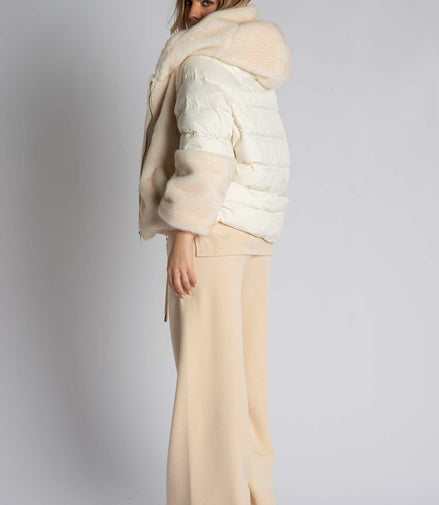 Piumino con eco pelliccia