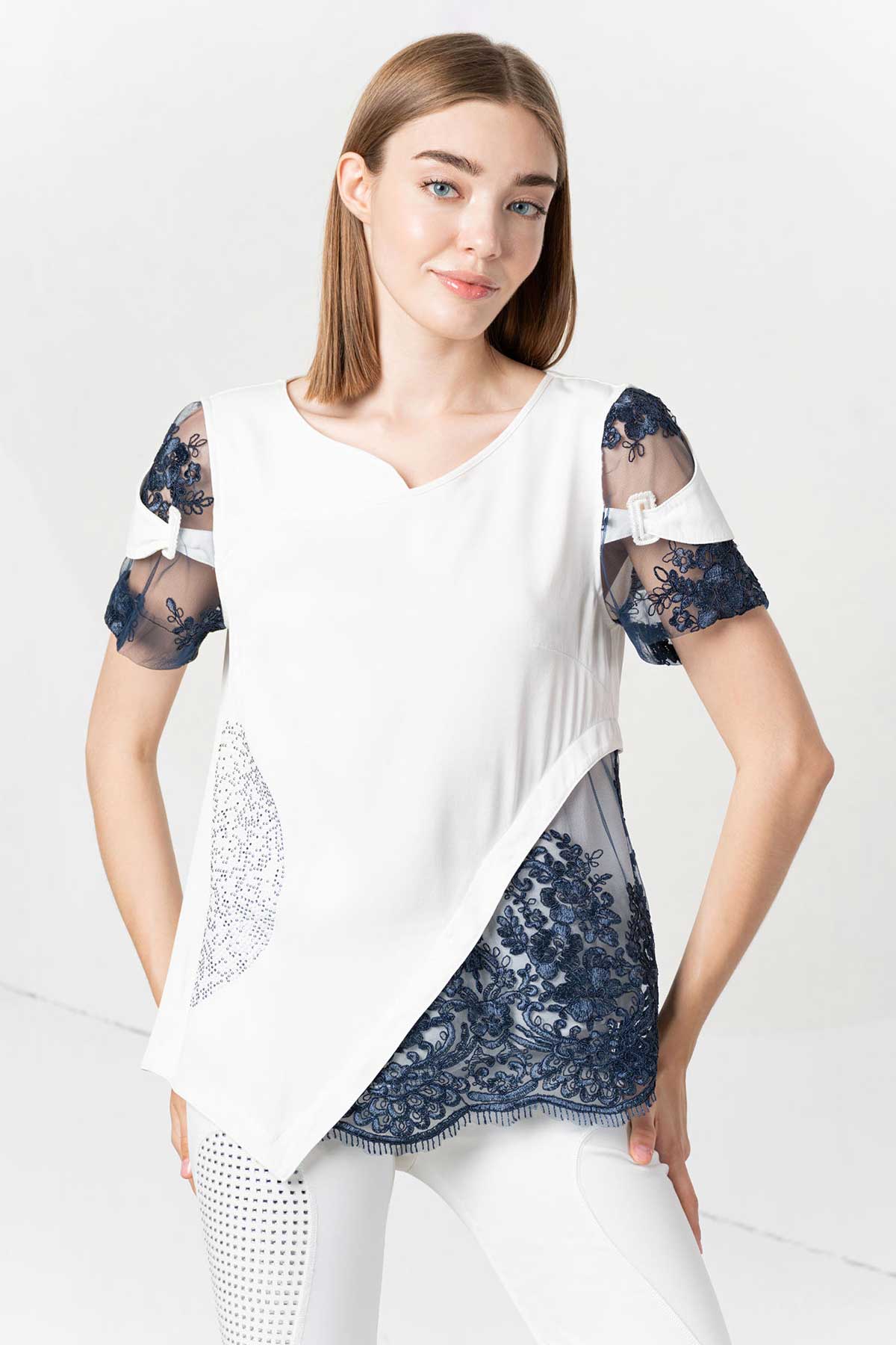 T-shirt con inserti di pizzo