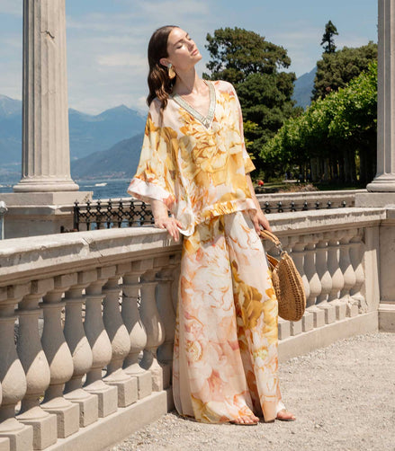 Pantaloni con spacco